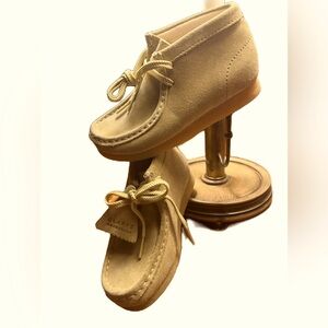 Little Boys Clarks Wallabees Suede Boots. Size 11.